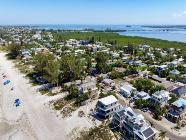 Anna Maria Island Four Bedroom Florida On The Beach!
